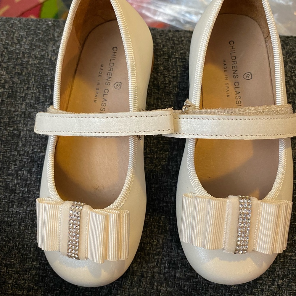 Children’s Classics ivory Pearl Leather Kids Shoes